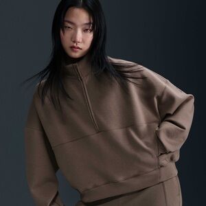 NWT Nike Women's 24.7 ImpossiblySoft Oversized 1/2 Zip Sweatshirt XL in brown